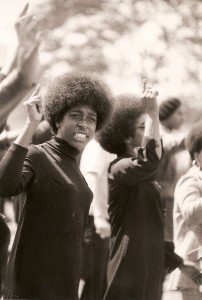 04-Oakland-Alameida-county-Court-house-Etats-Unis-manifestation-pour-la-liberation-de-Huey.P